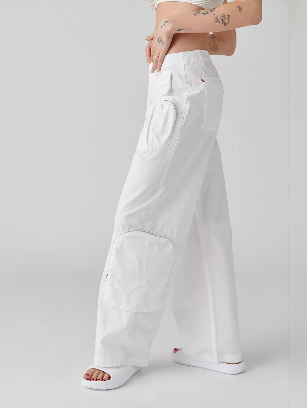 Women's BDG Suki Multi-Pocket Cargo Pant-Size 6 *NWT* - Picture 2 of 8